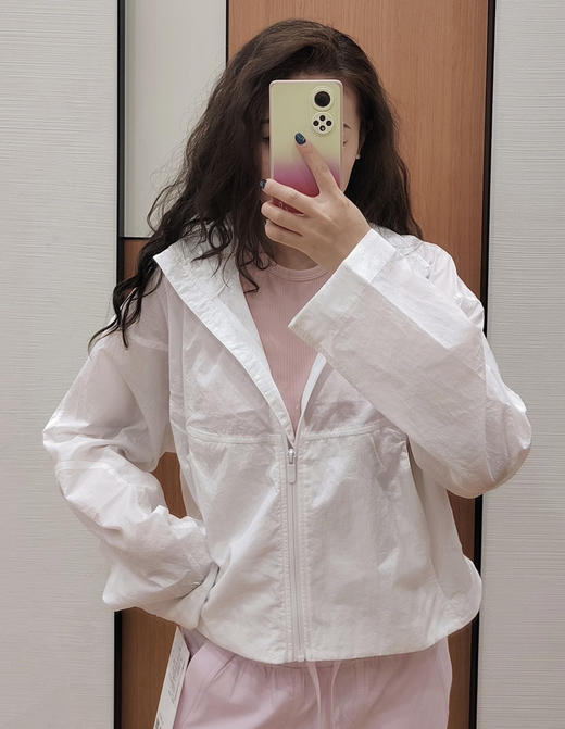 原单Lu家Lightweight Relaxed-Fit女士轻盈防晒衣皮肤衣061001 商品图6