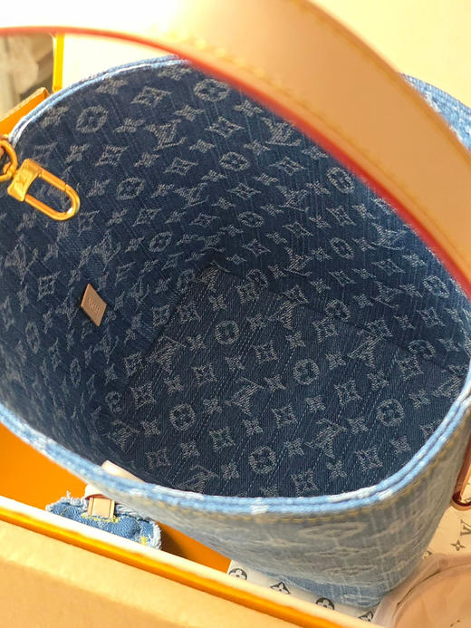 春夏特惠💰780 原单LV M28107蓝色牛仔布 本款 Denim Rendez-Vous 系列 All In BB 手袋 商品图8