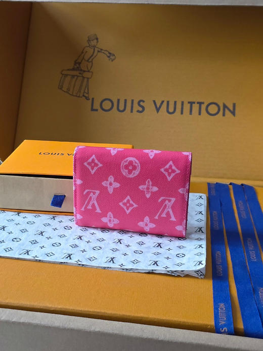 春夏特惠💰380 原单LV Victorine短款钱包 M27681浅绿！M27682浅蓝！M27689棕！M27690玫红！M27691米白！ 商品图1