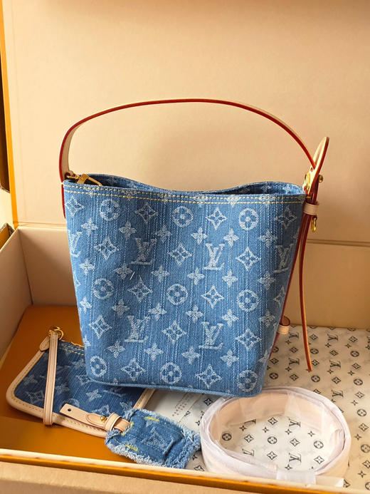 春夏特惠💰780 原单LV M28107蓝色牛仔布 本款 Denim Rendez-Vous 系列 All In BB 手袋 商品图1