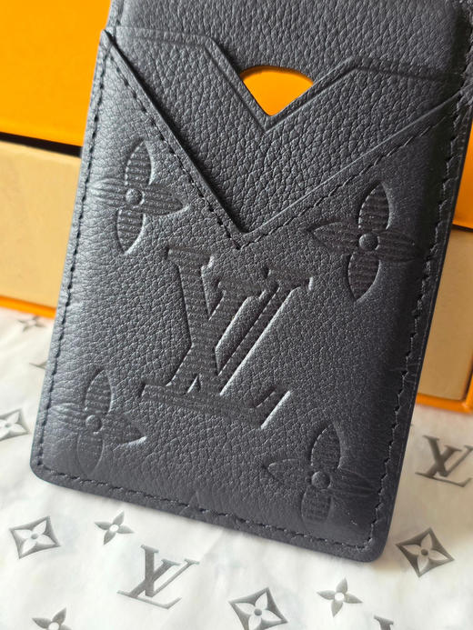 春夏特惠💰320 原单LV 磁吸卡包 手机卡套 手机贴 M26738黑色条纹压花 商品图4