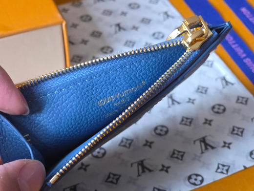 春夏特惠💰360 原单LV M27758实拍 这款多功能的Romy名片夹 商品图7