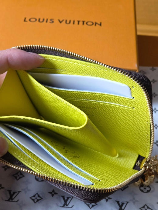 春夏特惠💰370 原单LV Noa 短銀包M27769 商品图6