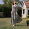 西遇收腰连衣裙女2026夏季新款小众高级感气质无袖V领显瘦长裙子H0060275 商品缩略图1