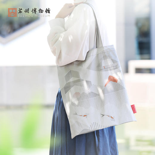 苏州博物馆 本馆20周年纪念单肩包建筑线条双面印刷防尘环保便携日常校园包包 商品图0
