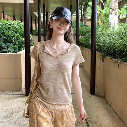 【天丝亚麻花纱卷边针织T】莱塞尔+亚麻混纺纤维 透气不闷汗 V领显瘦 卷边设计 商品图0