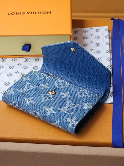 春夏特惠💰370 原单LV M13212牛仔布 Monogram Denim系列推出了这款时令版的Victorine钱包 商品图5