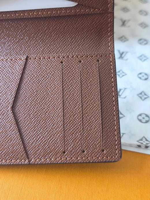 春夏特惠💰300 原单LV 芯片版 卡包M27542 本款口袋钱夹采用 Monogram 花卉涂层帆布 商品图6