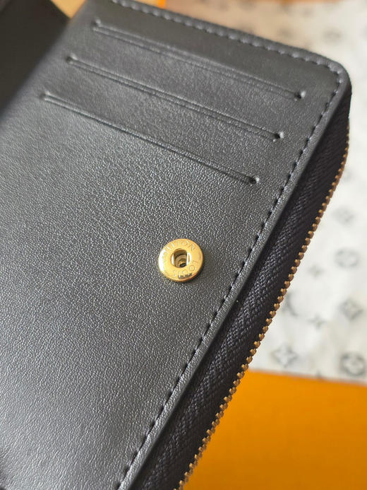 春夏特惠💰450 原单LV M81599 Zippy零钱包系列 Lou Coussin 钱夹 商品图4