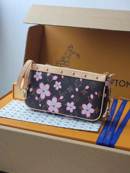 春夏特惠💰550 原单LV M13666樱花 本款 Pochette Accessoires 手袋 商品图1