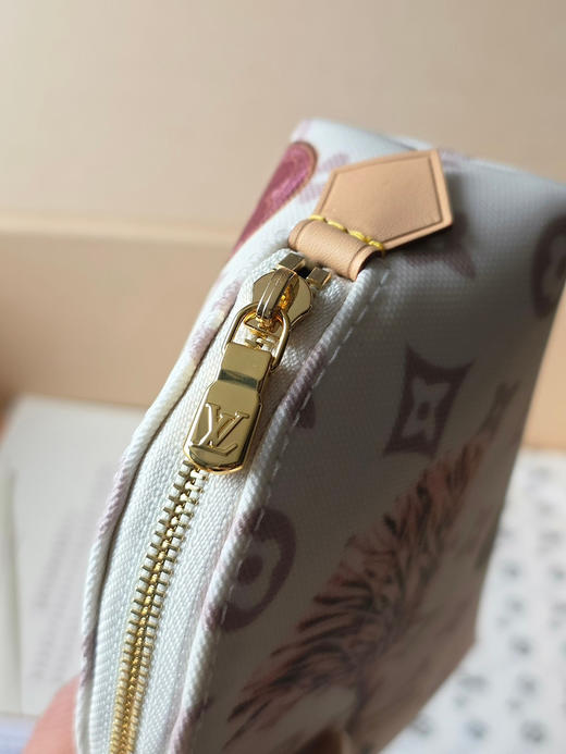 春夏特惠💰380 原单LV M28956零钱包 商品图5