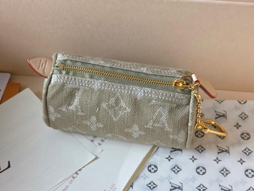 春夏特惠💰360 原单LV 新升级/版型更好更立体 M27605牛仔布 Speedy 系列呈献本款 Trousse 中号丹宁布钱夹 商品图5