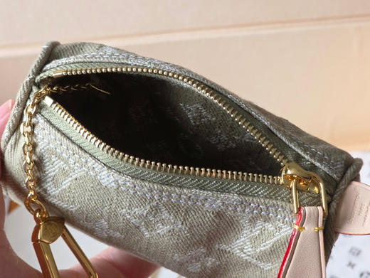 春夏特惠💰360 原单LV 新升级/版型更好更立体 M27605牛仔布 Speedy 系列呈献本款 Trousse 中号丹宁布钱夹 商品图8