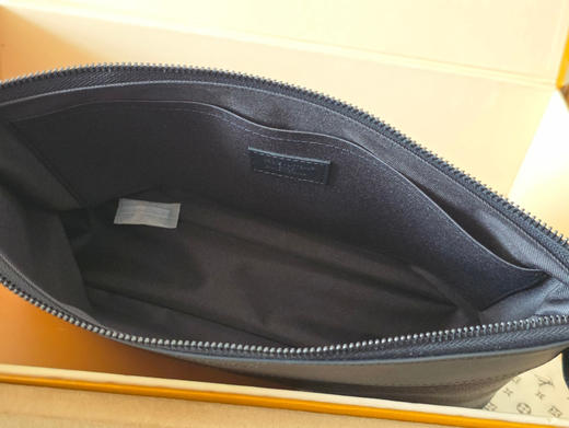 春夏特惠💰480 原单LV M26741手包 采用标志性的 Monogram Eclipse 涂层帆布 商品图8