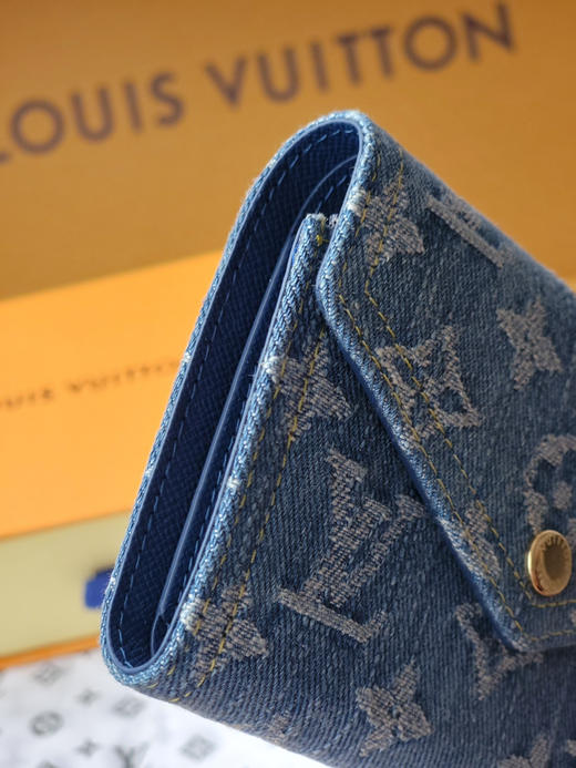 春夏特惠💰370 原单LV M13212牛仔布 Monogram Denim系列推出了这款时令版的Victorine钱包 商品图4