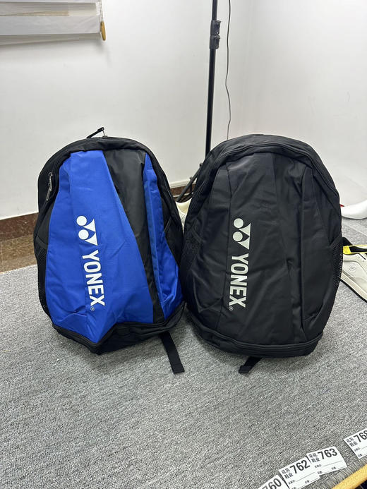 【尤尼克斯BA92412MEX专业羽毛球网球双肩包】撤柜正品，运动党闭眼入的！专为羽球、网球爱好者量身打造，科学分区设计实用性拉满 商品图1