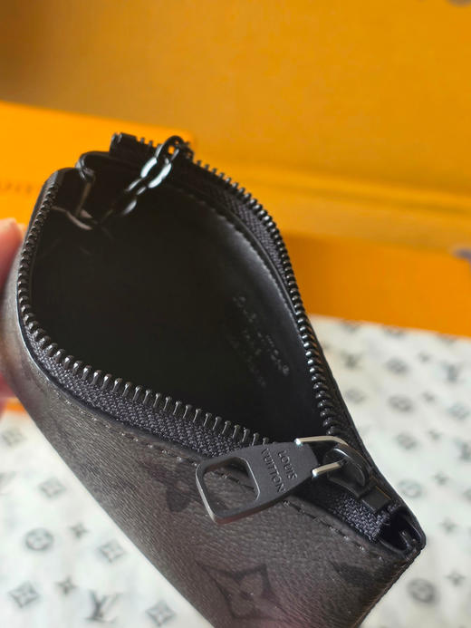 春夏特惠💰320 原单LV M26776零钱包 以Monogram Midnight帆布材质打造的卡片钥匙包 商品图7