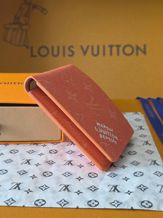 春夏特惠💰340 原单LV Siender短夹钱包M26838 橙色 /M26837蓝色！M26846玫红！M26839绿色！M26840杏白 属于对折式收纳款 商品图3