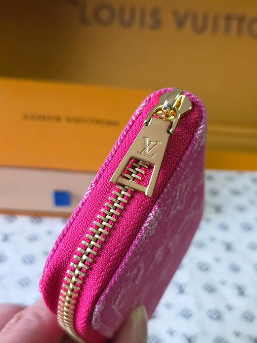 春夏特惠💰370 原单LV 对版面料/芯片版实拍 M27708 牛仔布玫红 商品图4