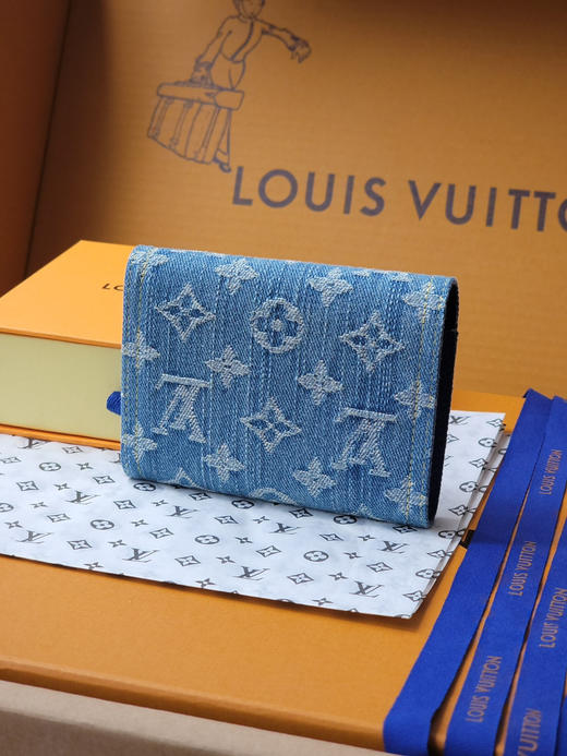 春夏特惠💰370 原单LV M13212牛仔布 Monogram Denim系列推出了这款时令版的Victorine钱包 商品图1