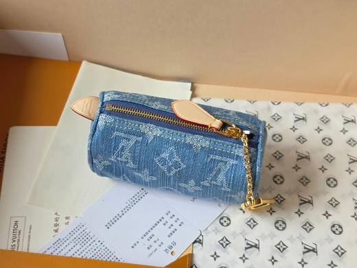 春夏特惠💰360 原单LV M27604牛仔蓝 全新升级/版型更好更立体 Speedy 系列呈献本款 Trousse 中号丹宁布钱夹 商品图3