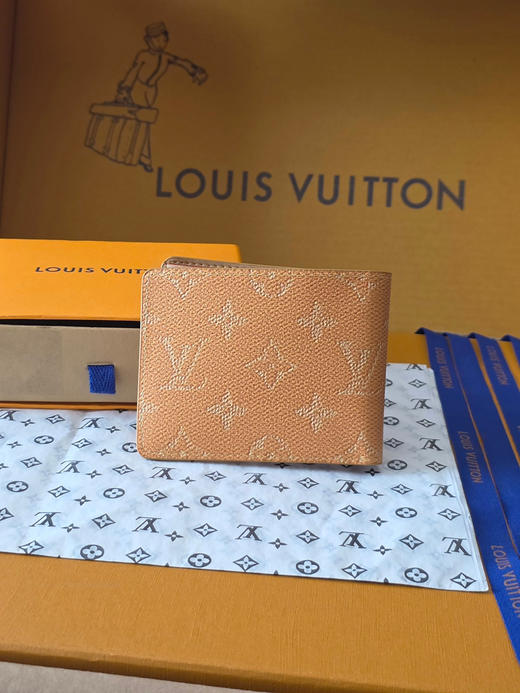 春夏特惠💰340 原单LV Siender短夹钱包M26838 橙色 /M26837蓝色！M26846玫红！M26839绿色！M26840杏白 属于对折式收纳款 商品图1