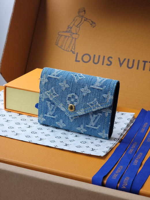 春夏特惠💰370 原单LV M13212牛仔布 Monogram Denim系列推出了这款时令版的Victorine钱包 商品图0