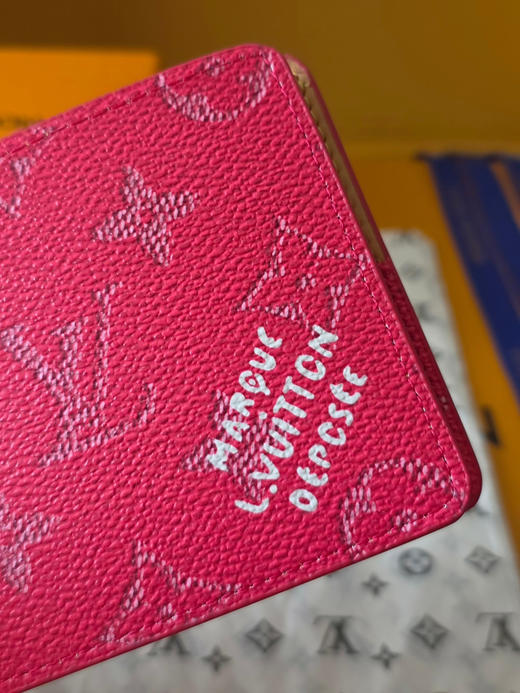 春夏特惠💰340 原单LV Siender短夹钱包M26838 橙色 /M26837蓝色！M26846玫红！M26839绿色！M26840杏白 属于对折式收纳款 商品图4