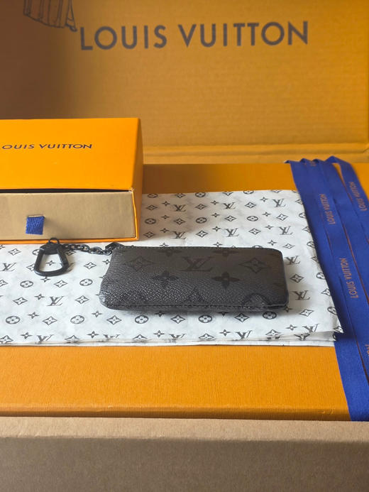 春夏特惠💰320 原单LV M26776零钱包 以Monogram Midnight帆布材质打造的卡片钥匙包 商品图2