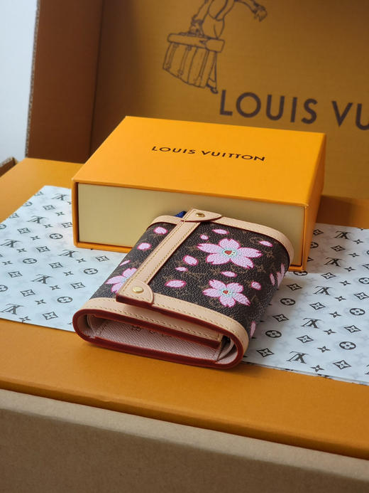 春夏特惠💰450 原单LV 三折钱包M13427 樱花 商品图1