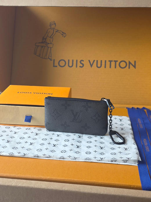 春夏特惠💰320 原单LV M26776零钱包 以Monogram Midnight帆布材质打造的卡片钥匙包 商品图1