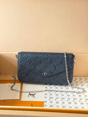 春夏特惠💰580 原单LV 【头层牛皮】M27048珠光蓝 全皮压花链条包三件套 Pochette Félicie 手袋
