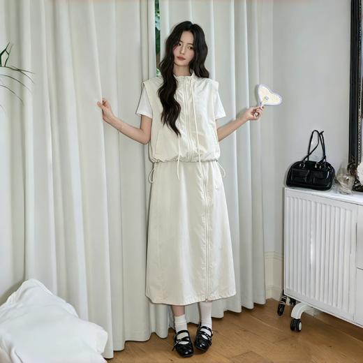 公式穿搭 轻松穿出高质感【梦惠妮 简约风假两件拼接套装】懒人套装 立领拉链马甲（下摆松紧调节）+同色系半裙 宽松H版型裁剪 遮胯藏肉 百搭闭眼入 #M663 商品图3