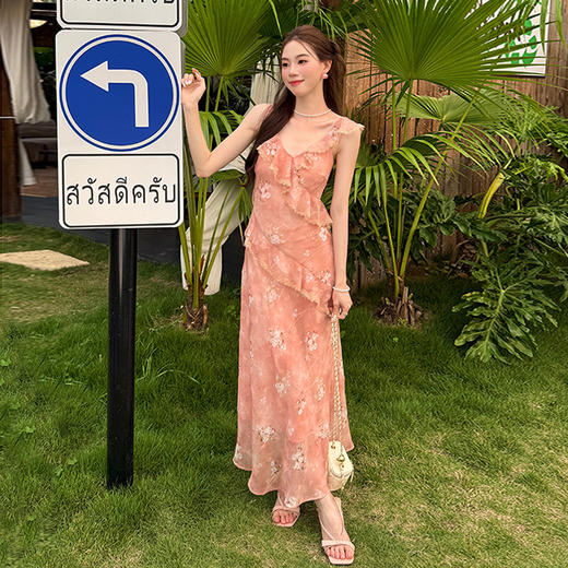 西遇法式碎花长裙女2026夏季新款V领荷叶边收腰度假风吊带连衣裙SS060512 商品图4