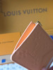 春夏特惠💰360 原单LV M27767深粉 全皮压花卡包钱包 Card Case Porto Cult Romy 钱夹 作为“彩虹”系列 商品缩略图4