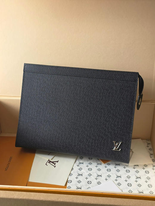 春夏特惠💰450 原单LV M30450手包 Pochette Voyage 手拿包 商品图0