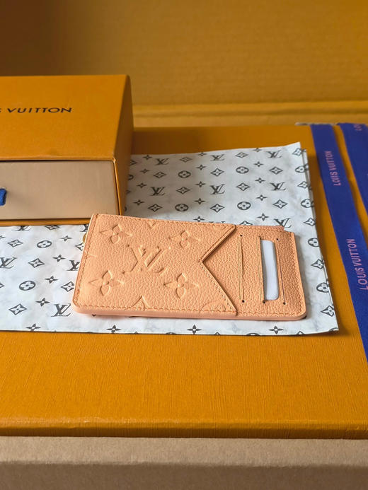春夏特惠💰360 原单LV M27767深粉 全皮压花卡包钱包 Card Case Porto Cult Romy 钱夹 作为“彩虹”系列 商品图2