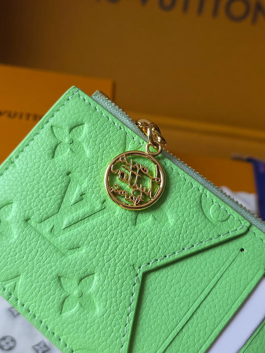 春夏特惠💰360 原单LV M27668草绿 全皮压花卡包钱包 Card Case Porto Cult Romy 钱夹 作为“彩虹”系列 商品图5