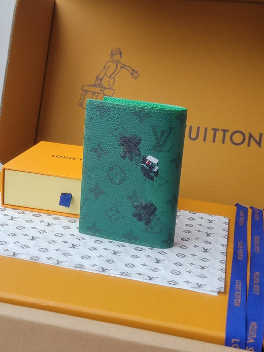 春夏特惠💰330 原单LV 护照夹M14875护照绿色 商品图1