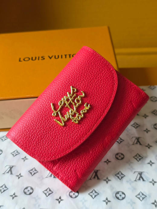 春夏特惠💰370 原单LV M27481 红 全皮压花零钱包 PORTUMONE ROSALI 钱夹 商品图4