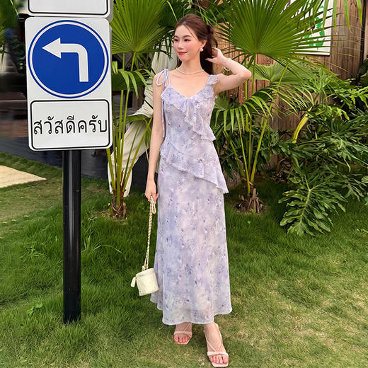 西遇法式碎花长裙女2026夏季新款V领荷叶边收腰度假风吊带连衣裙SS060512 商品图3