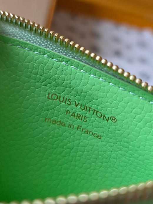 春夏特惠💰360 原单LV M27668草绿 全皮压花卡包钱包 Card Case Porto Cult Romy 钱夹 作为“彩虹”系列 商品图6