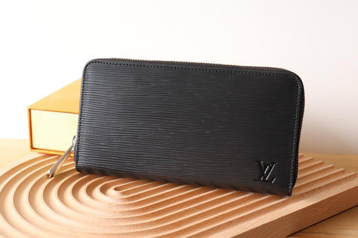 春夏特惠💰380 原单LV 拉链款钱夹M60017 水波纹 商品图1
