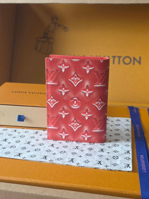 春夏特惠💰340 原单LV M28620 护照夹 橙 商品图1