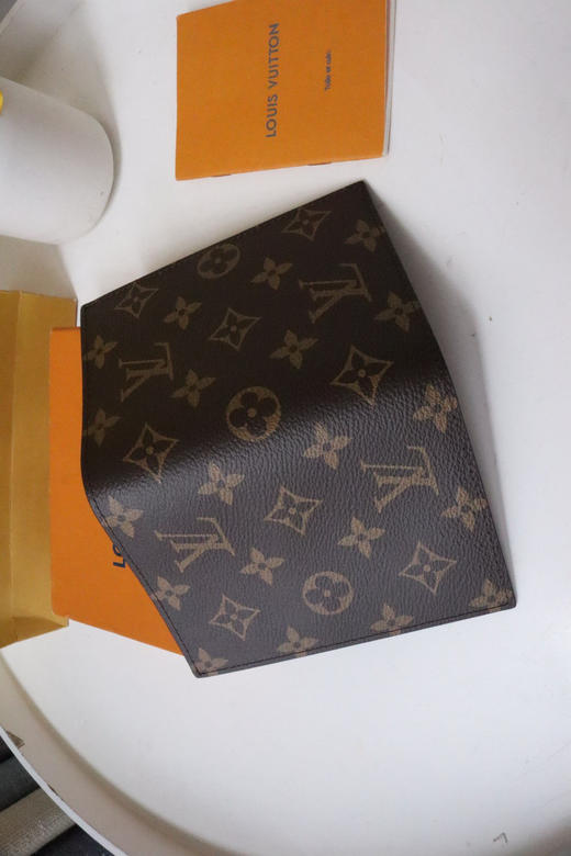 春夏特惠💰290 原单LV M64501 护照夹 商品图3