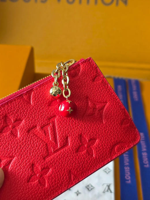 春夏特惠💰380 原单LV M28984 红 ROMY 卡夹 尺寸12x8x0.8cm 商品图5