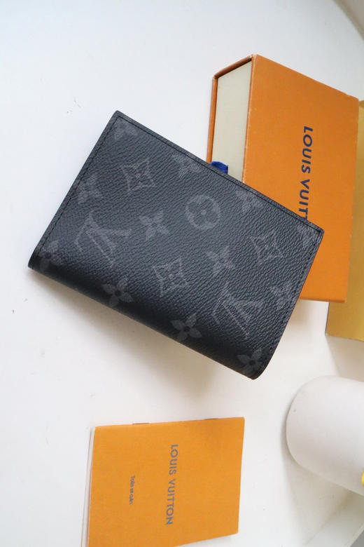 春夏特惠💰290 原单LV M64501 护照夹 商品图2