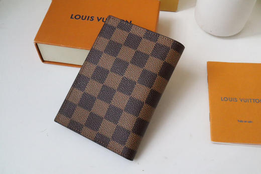 春夏特惠💰290 原单LV M64501 护照夹 商品图2