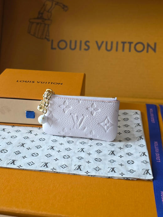 春夏特惠💰370 原单LV M28992浅紫 钥匙包.尺寸13.5 x 7 x 1.5 厘米 商品图7