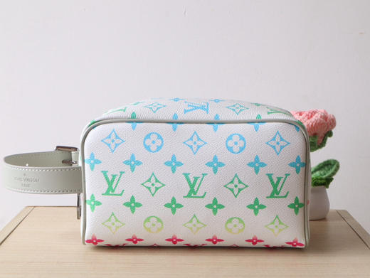春夏特惠💰580 原单LV M14034实拍 本款 Locker Dopp Kit 盥洗袋 商品图0